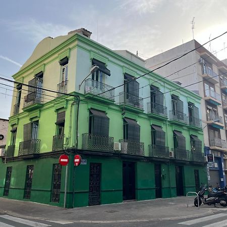 Kiwi Rooms Auto Check-In Valencia Exterior photo
